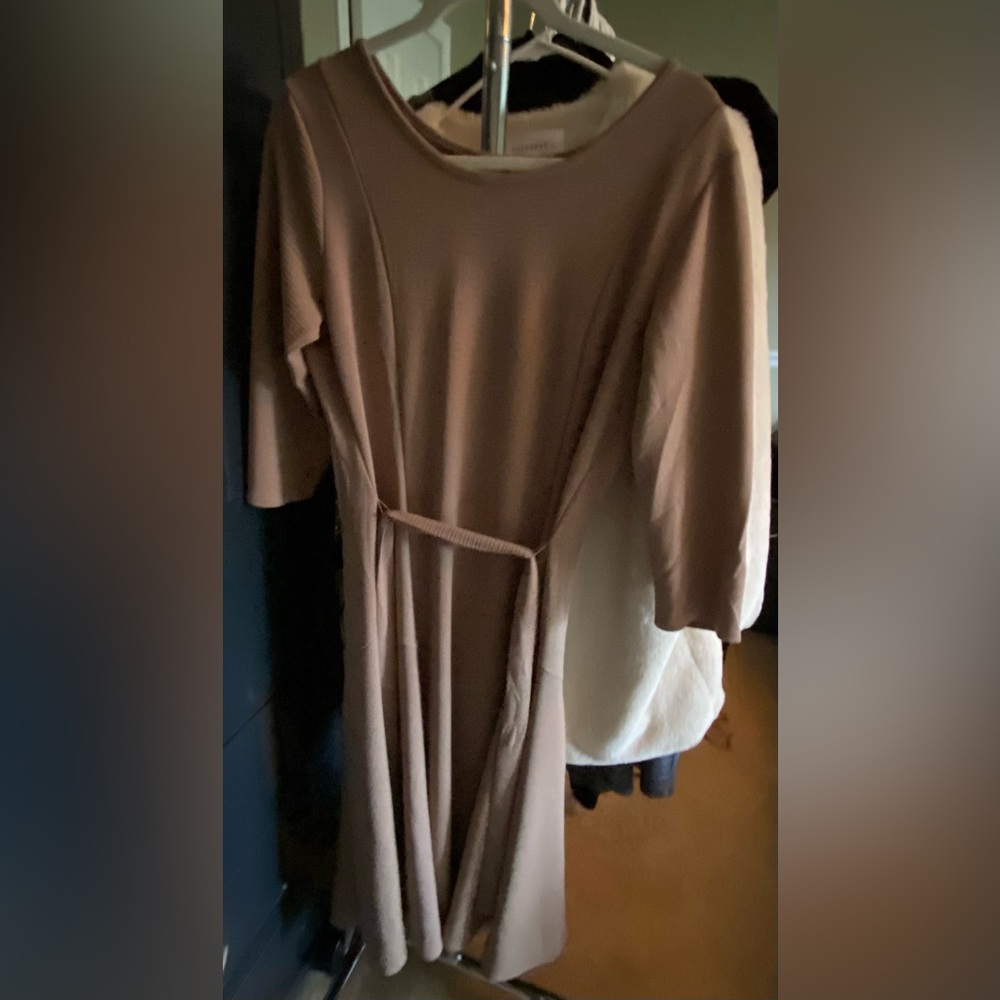Dress - Picture 2 of 2